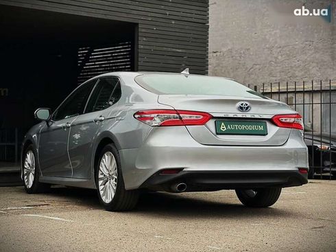 Toyota Camry 2018 - фото 17
