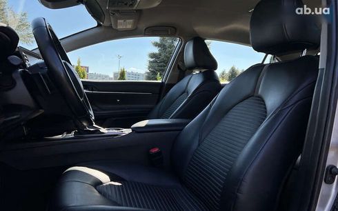 Toyota Camry 2021 - фото 15