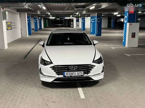 Hyundai Sonata 2019 - фото 2