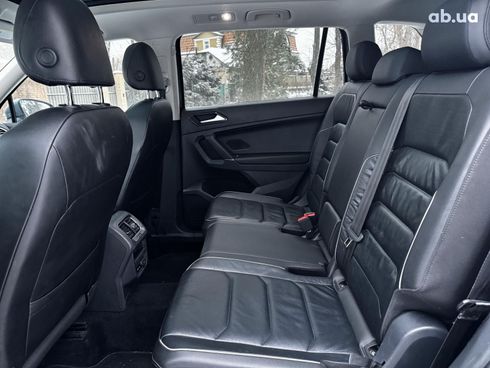 Volkswagen Tiguan 2017 серый - фото 33