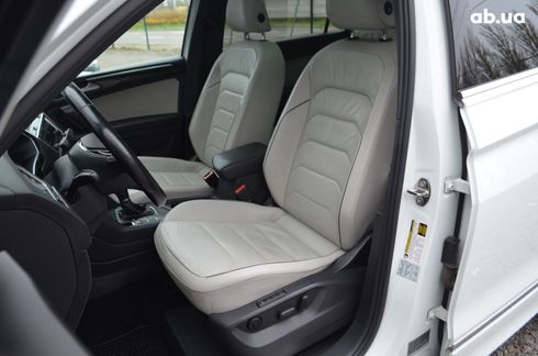 Volkswagen Tiguan 2018 белый - фото 10