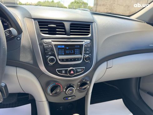 Hyundai Accent 2017 черный - фото 21