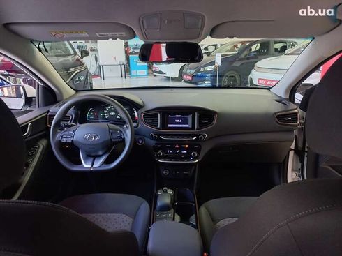 Hyundai Ioniq 2017 - фото 19