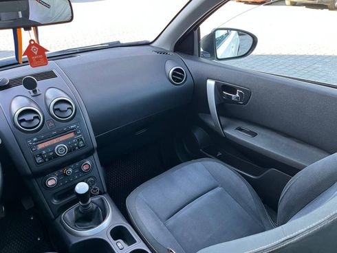 Nissan Qashqai 2010 белый - фото 22