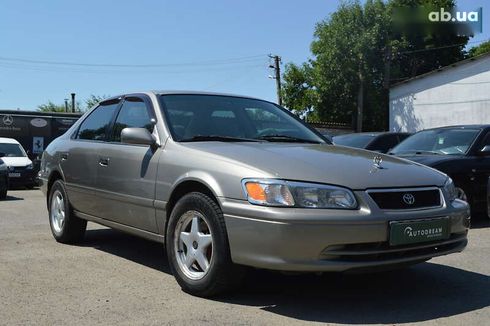 Toyota Camry 2000 - фото 3