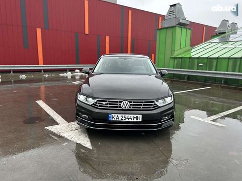 Volkswagen Passat 2018 - фото 4