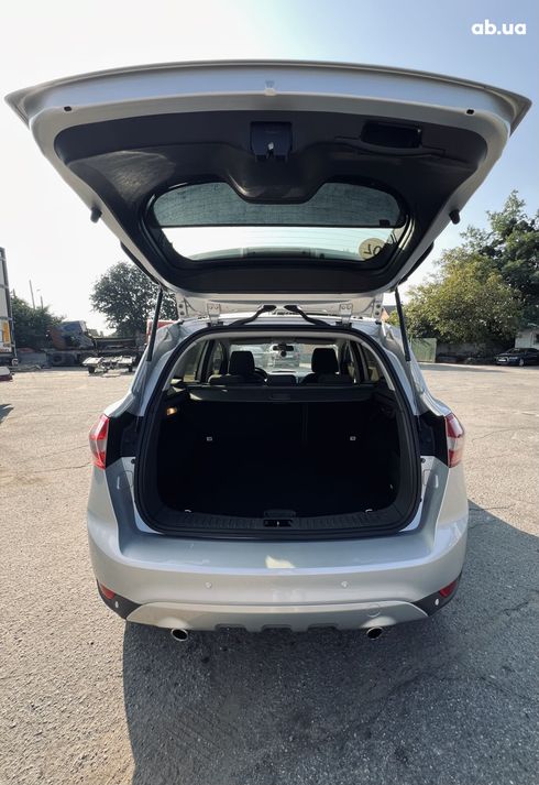 Ford Kuga 2011 серебристый - фото 16