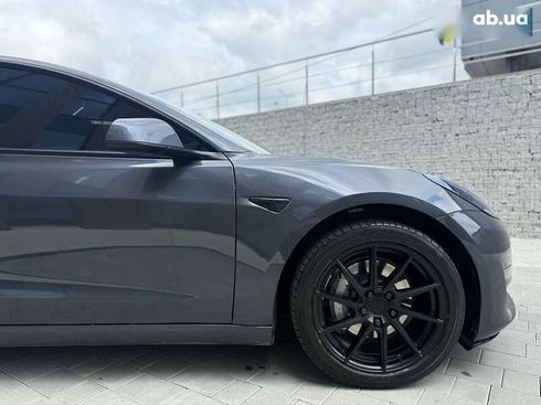 Tesla Model 3 2022 - фото 14