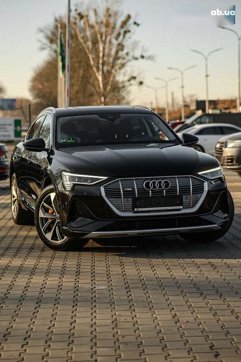 Audi E-Tron 2021 - фото 9