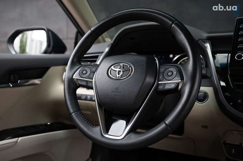 Toyota Camry 2021 - фото 13