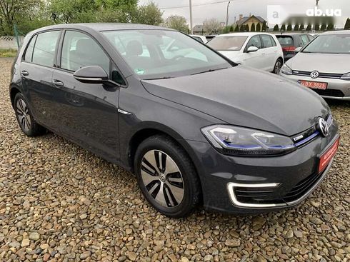 Volkswagen e-Golf 2020 - фото 11