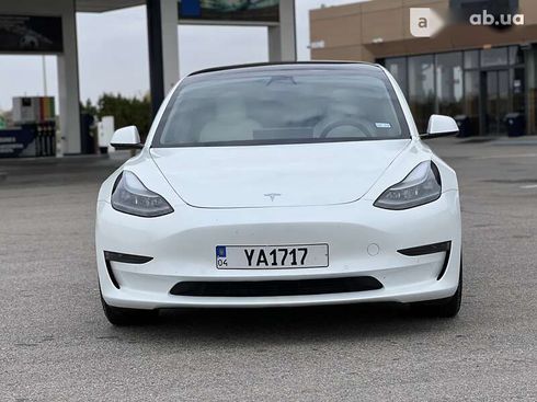 Tesla Model 3 2021 - фото 12