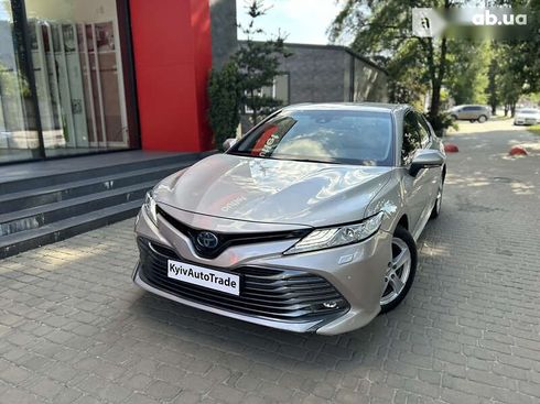 Toyota Camry 2020 - фото 6