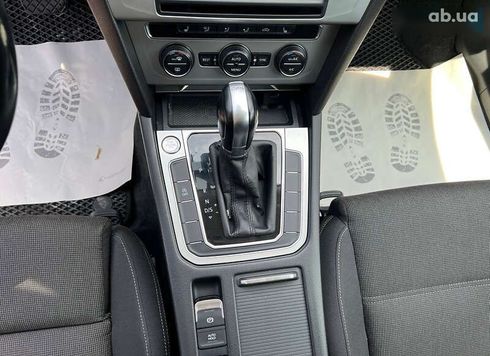 Volkswagen Passat 2015 - фото 17