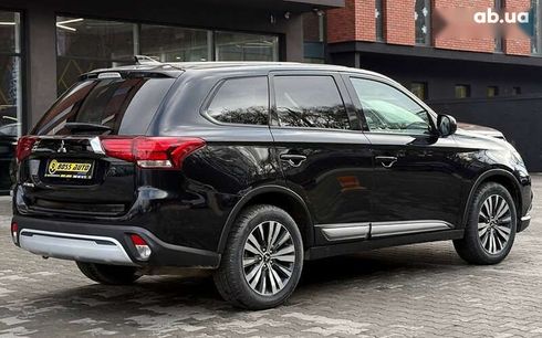 Mitsubishi Outlander 2020 - фото 6