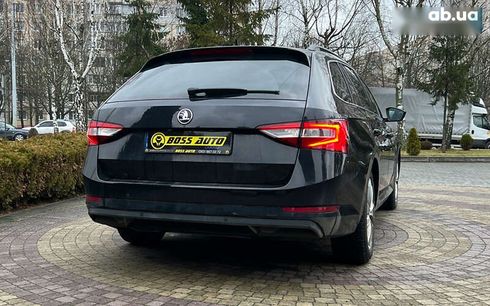 Skoda Superb 2017 - фото 7
