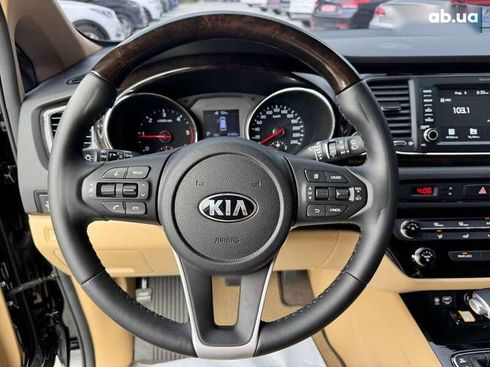 Kia Carnival 2018 - фото 13