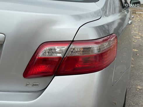 Toyota Camry 2007 серый - фото 10