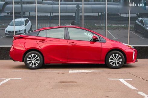 Toyota Prius 2019 - фото 2