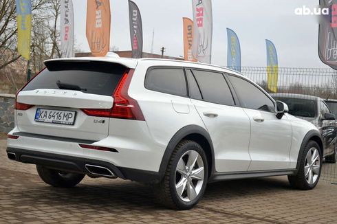 Volvo V60 Cross Country 2019 - фото 14