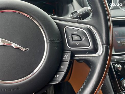 Jaguar XJ 2017 белый - фото 15
