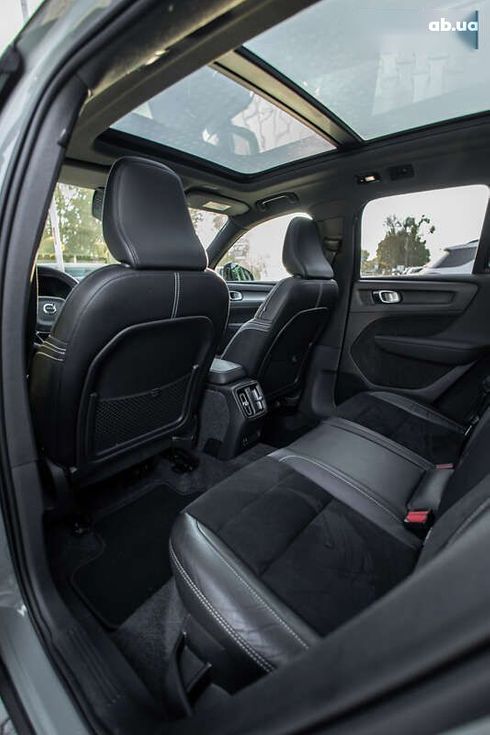 Volvo XC40 2021 - фото 16
