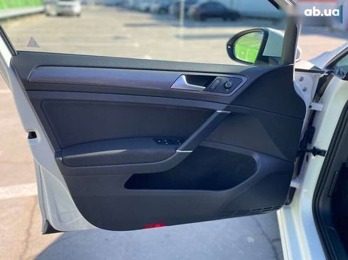 Volkswagen e-Golf 2020 - фото 16