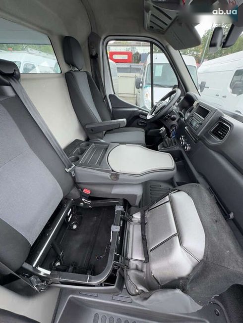 Renault Master 2020 - фото 27