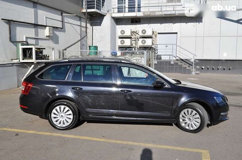 Skoda Octavia 2018 - фото 14