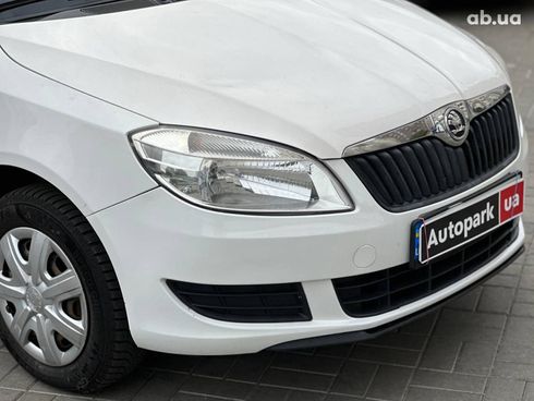 Skoda Fabia 2014 белый - фото 14