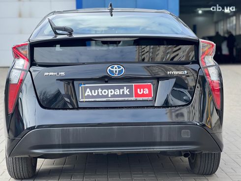 Toyota Prius 2016 черный - фото 16