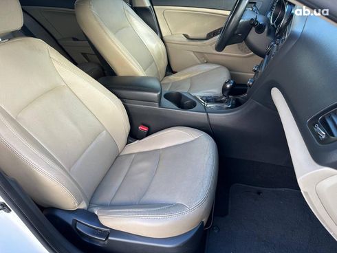 Kia Optima 2012 белый - фото 17