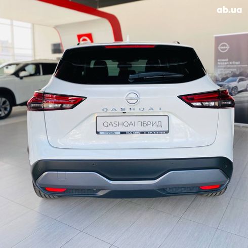 Nissan Qashqai 2023 белый - фото 3