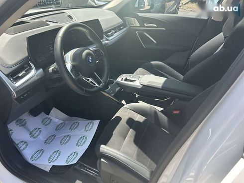 BMW iX1 2024 - фото 16