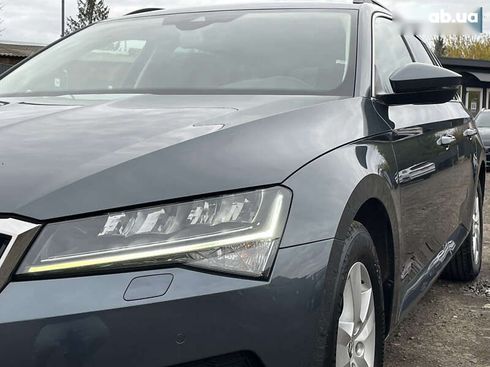 Skoda Superb 2022 - фото 11