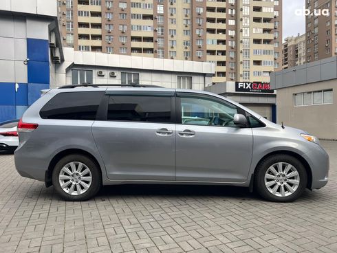 Toyota Sienna 2012 серый - фото 7