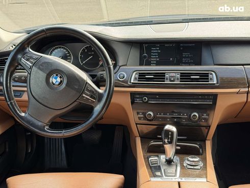 BMW 7 серия 2011 серый - фото 20