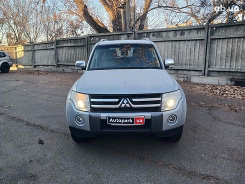 Mitsubishi Pajero Wagon 2008 серый - фото 2