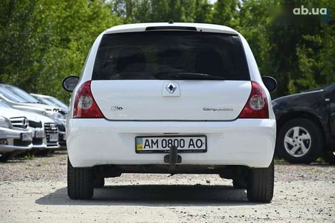 Renault Clio 2010 - фото 11