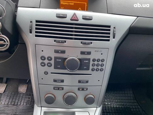 Opel Astra 2011 серый - фото 17