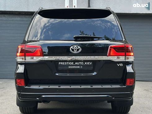 Toyota Land Cruiser 2017 - фото 17