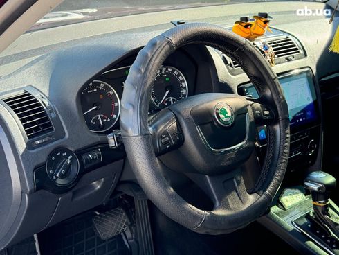Skoda Octavia 2011 красный - фото 23