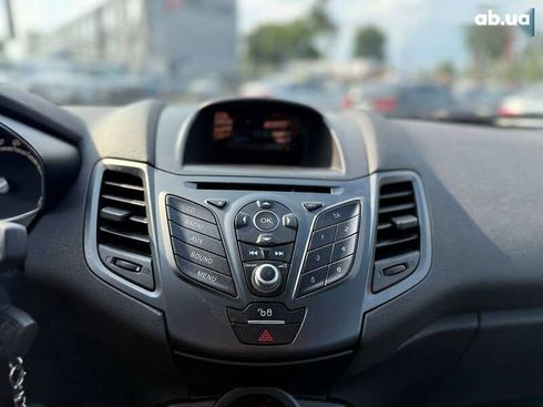 Ford Fiesta 2016 - фото 25