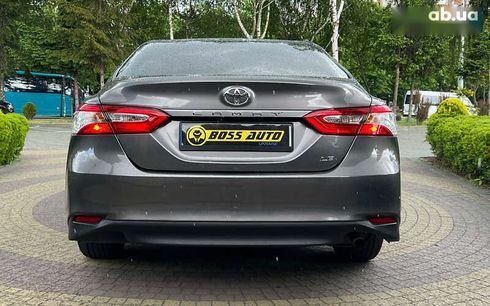 Toyota Camry 2018 - фото 6