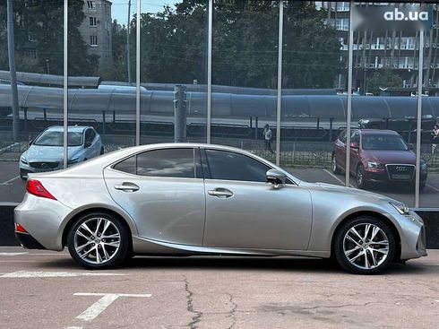 Lexus IS 2017 - фото 2