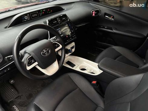 Toyota Prius 2016 - фото 12