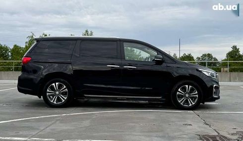 Kia Carnival 2020 - фото 11