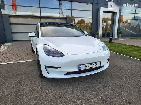 Tesla Model 3 2022 - фото 4