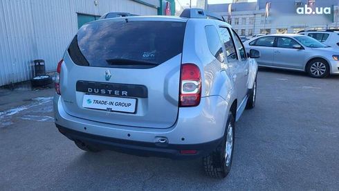 Renault Duster 2017 - фото 10