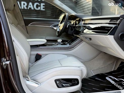 Audi A8 2020 - фото 25